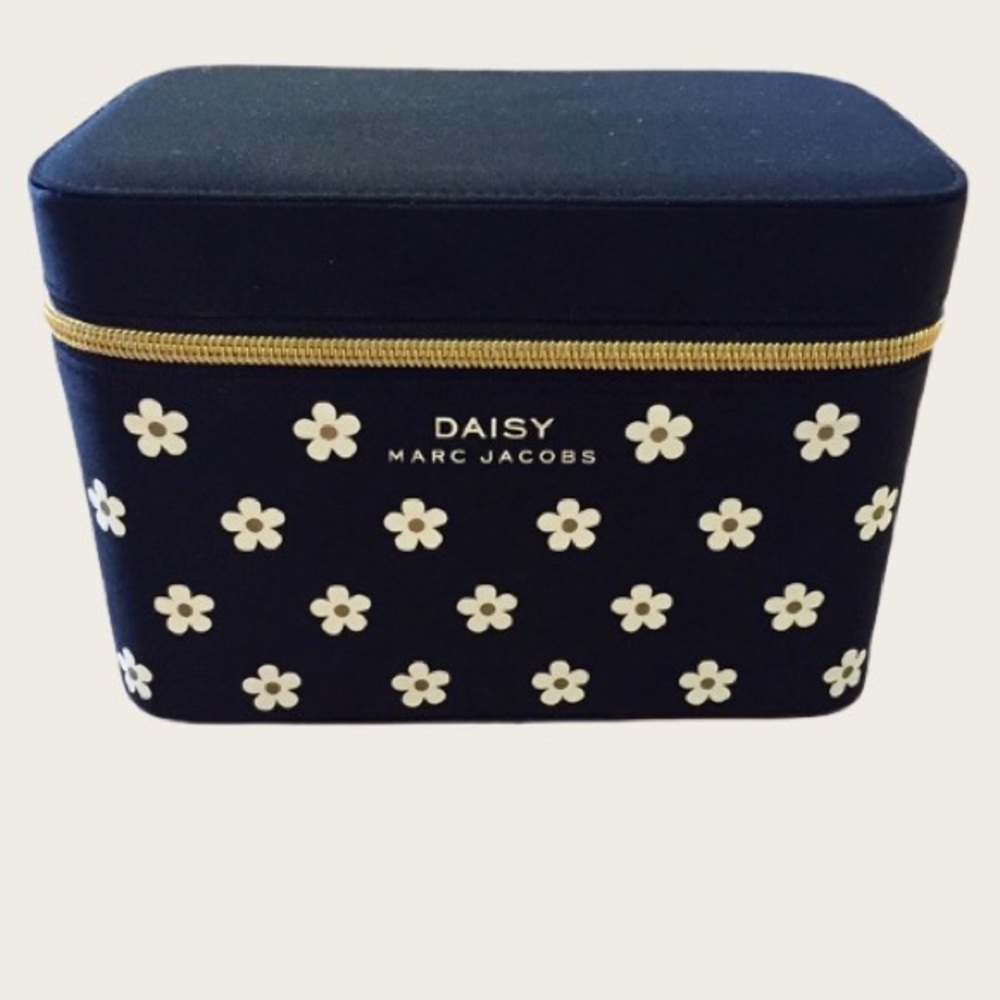 Marc Jacobs cosmetic box